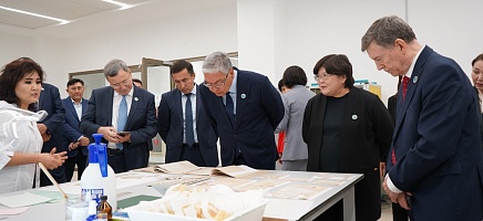 Судьи Конституционного Суда РК посетили Архив Президента фото галереи 5